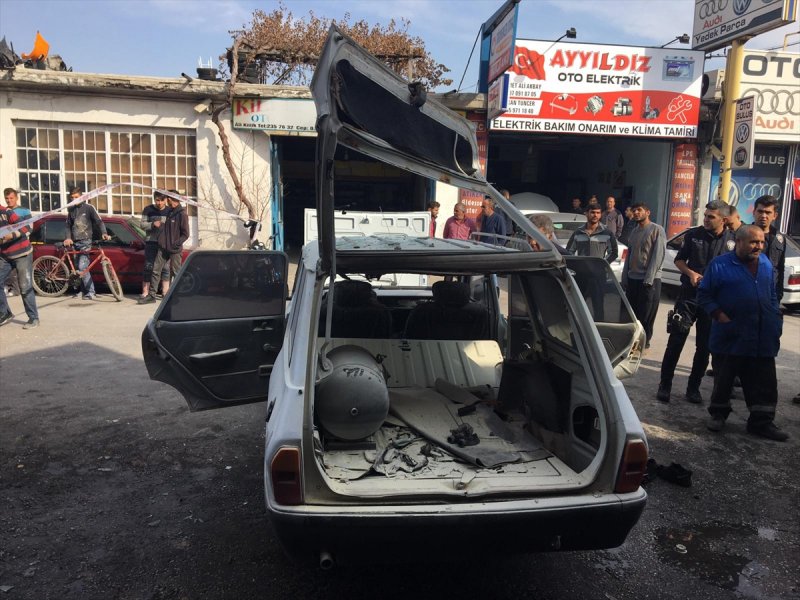 Konya'da Otomobilin Lpg Deposu Patladı: 3 Yaralı