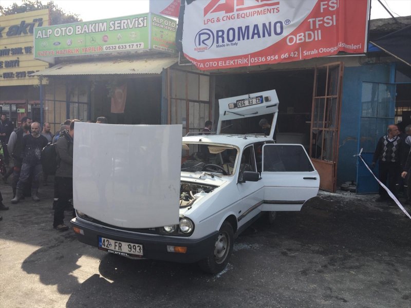 Konya'da Otomobilin Lpg Deposu Patladı: 3 Yaralı