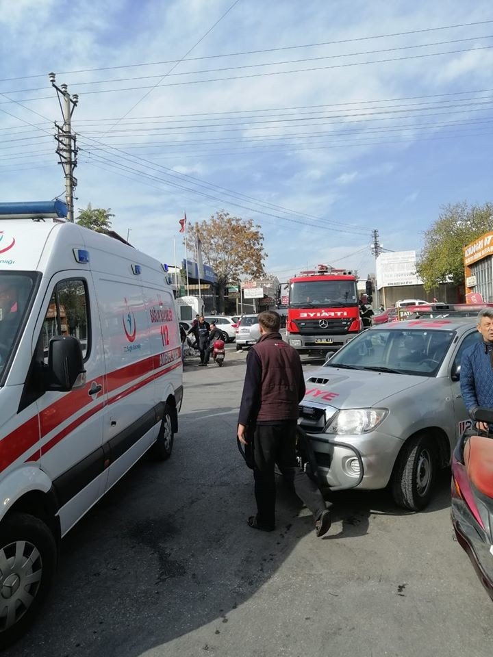 Otomobildeki Lpg Tankı Patladı: 3 Yaralı