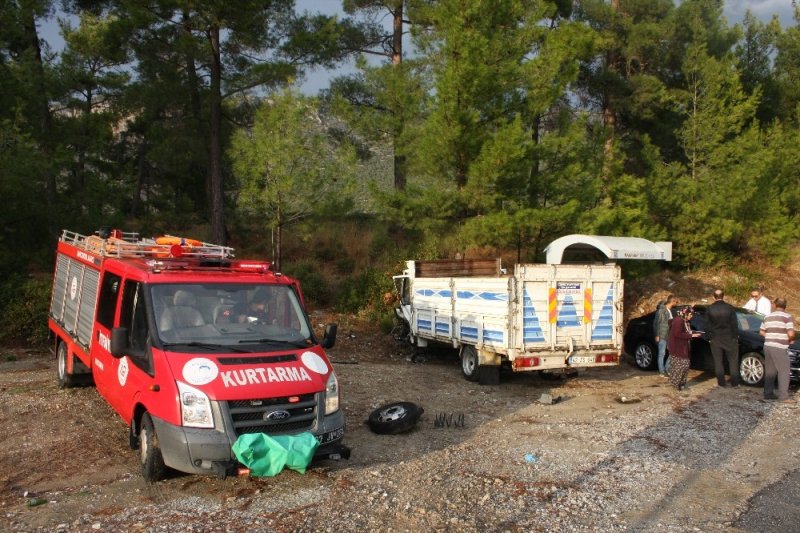 Antalya’da Trafik Kazası: 1 Ölü, 2 Yaralı