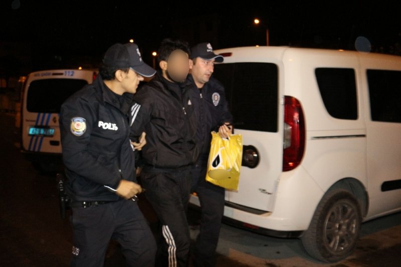 Tartıştığı 20 Yaşındaki Karısını Döverek Öldürdü