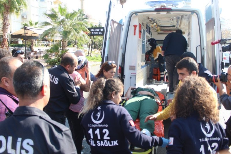 Anne, Kızı Fenalaşınca İntihardan Vazgeçti