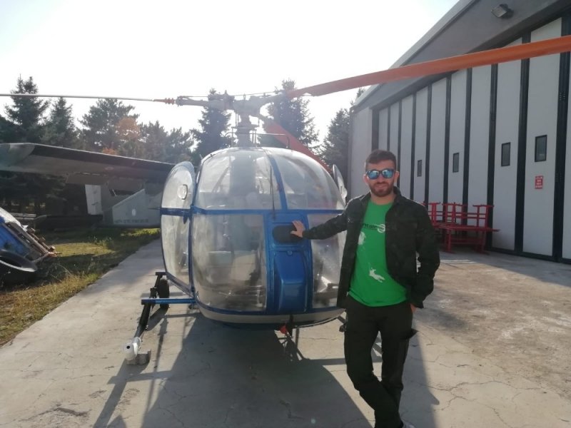 ‘Skydiving’ Sporu Yapan Paraşütçüyü Düşüyor Sandılar