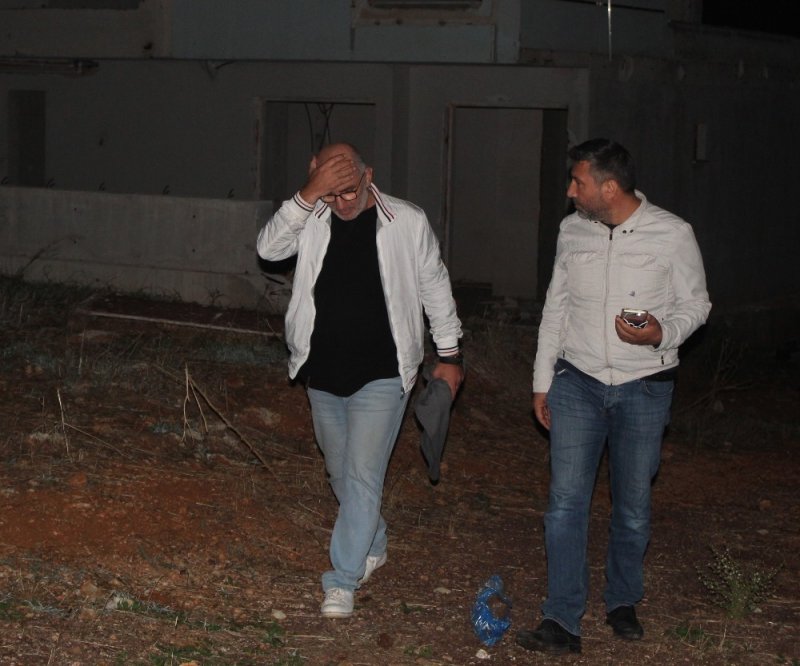 Alacaklıları Kaçırıp Zincirle Bağladı