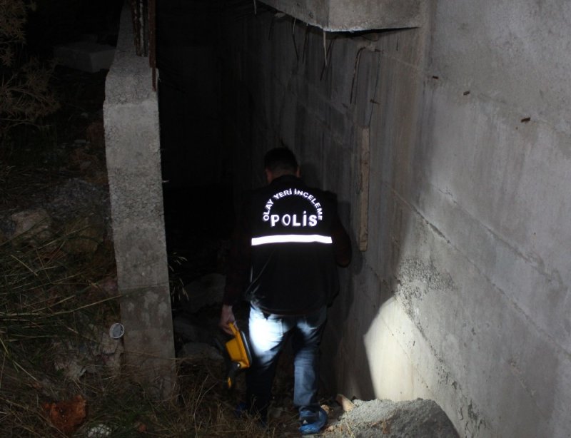 Alacaklıları Kaçırıp Zincirle Bağladı