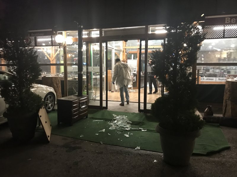 Niğde'de Bir Kişi Beraber Çalıştığı Arkadaşını Öldürdü 4 Kişiyi De Yaraladı