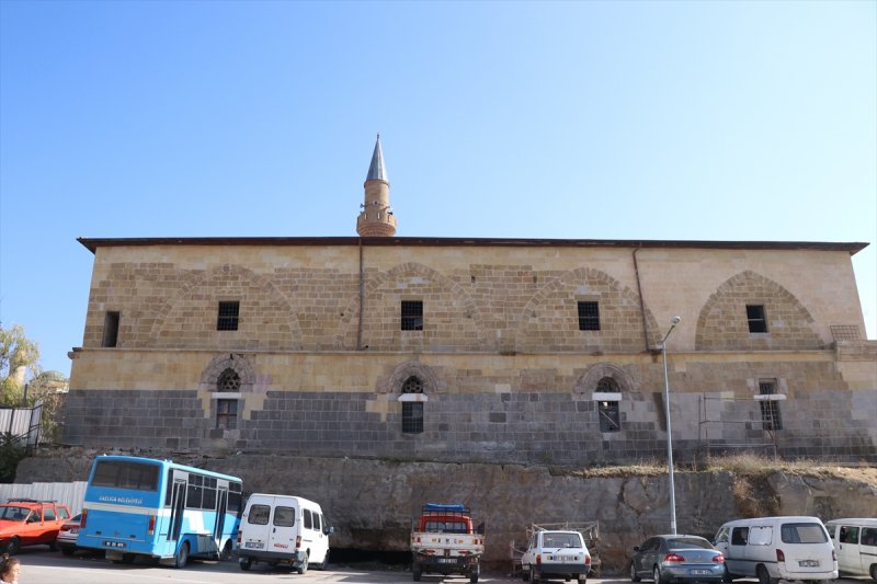 Tarihi Sungurbey Camisi'nin Restorasyonu Sürüyor