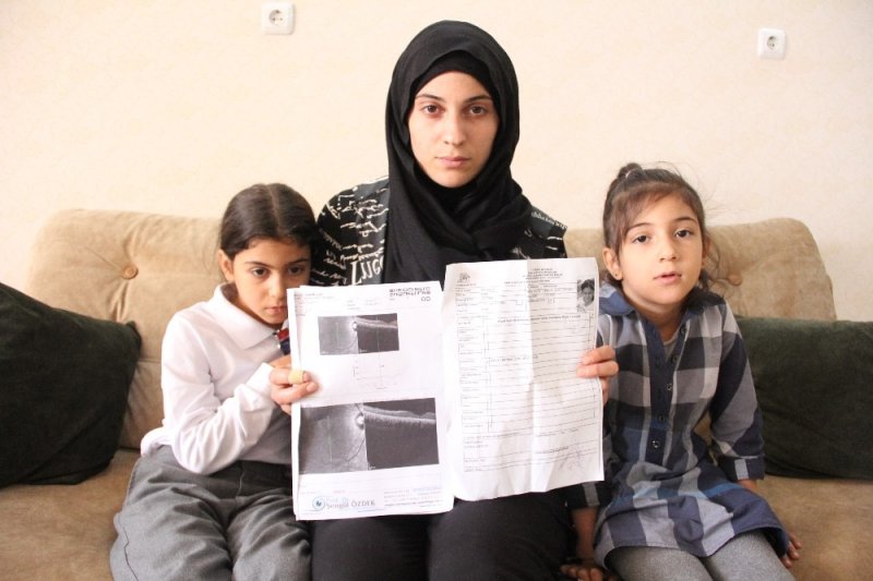 Biri 9, Biri 6 Yaşında Sarı Nokta Hastalığının Pençesine Düştü