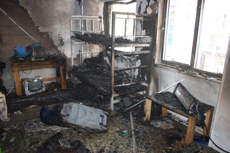 Fişte Takılı Bırakılan Elektrikli Isıtıcılar Yangına Sebep Oldu