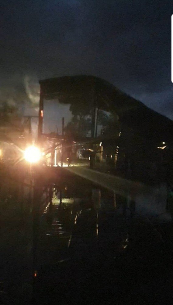 Balıkçı Barınağında Çıkan Yangında 2 Tekne Kullanılmaz Hale Geldi