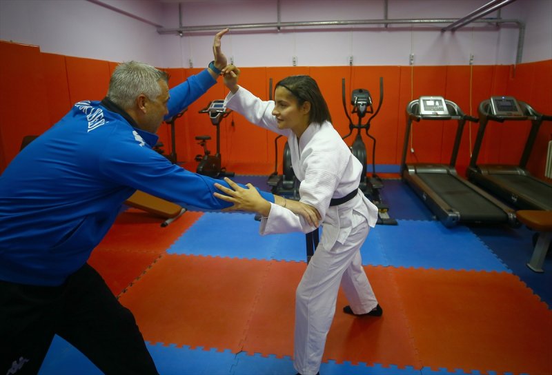 Konyalı Sena "Ju Jitsu"da Dünya Şampiyonu Oldu