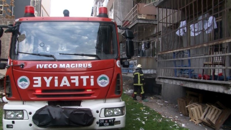 Kayseri’de Kömürlük Yangını