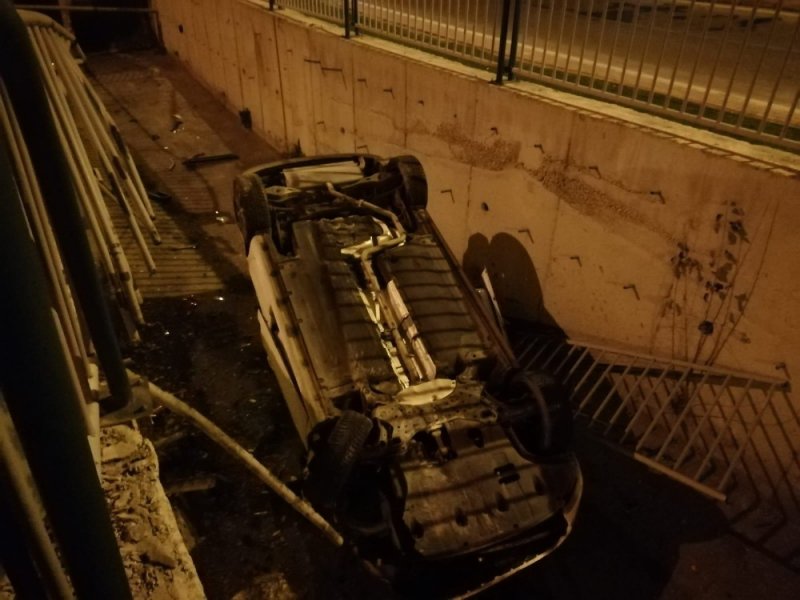 Otomobil Kanala Uçtu: 1 Yaralı