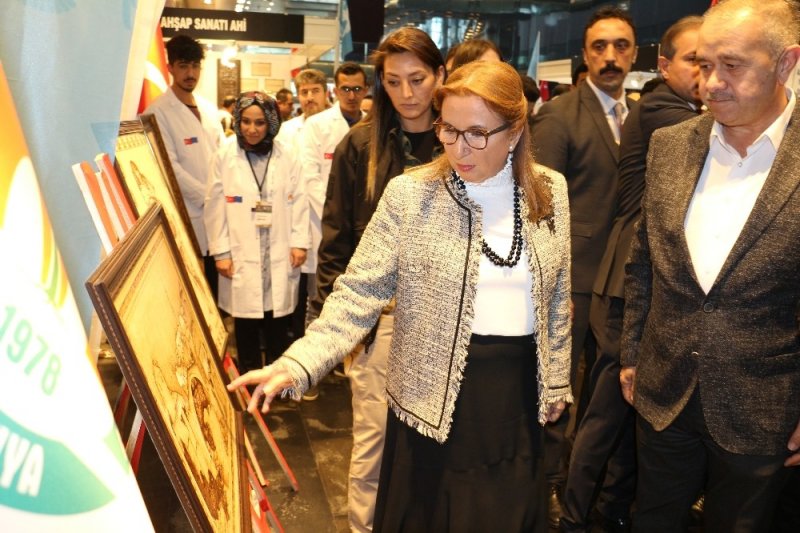 Ticaret Bakanı Ruhsar Pekcan Konya'dan Esnafa Seslendi