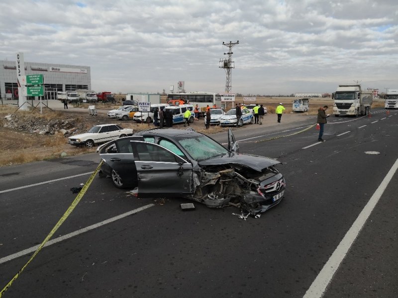 Aksaray'da Trafik Kazası : 1 Ölü, 3 Yaralı