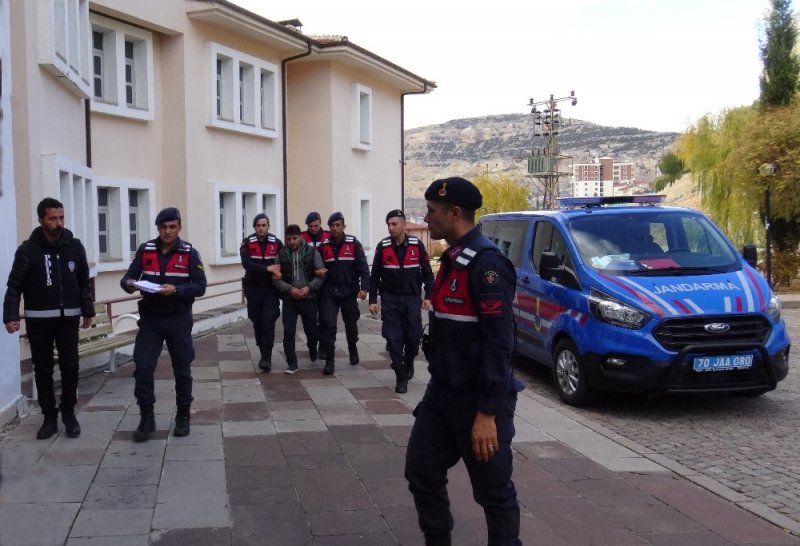 Karaman'da Okulda Hırsızlık Güvenlik Kamerasında