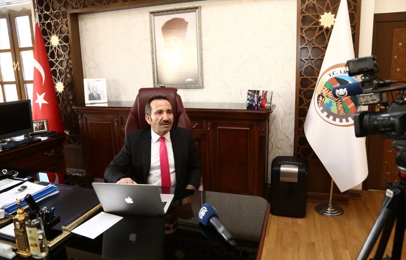 Aksaray Valisi Ali Mantı, AA'nın "Yılın Fotoğrafları" Oylamasına Katıldı