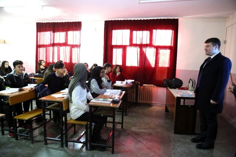 Aksaray'da Başkan Mezun Olduğu Okulda Öğrencilerle Buluştu