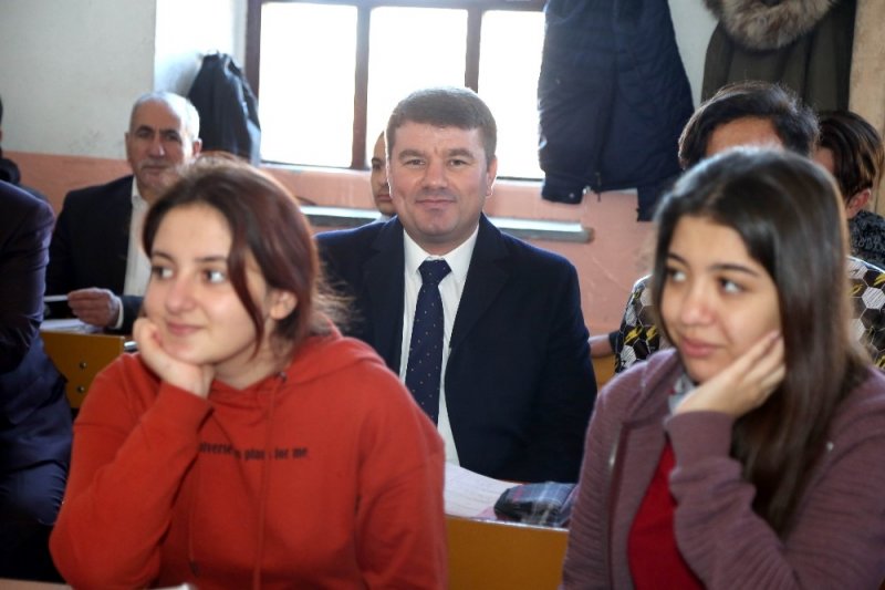Aksaray'da Başkan Mezun Olduğu Okulda Öğrencilerle Buluştu