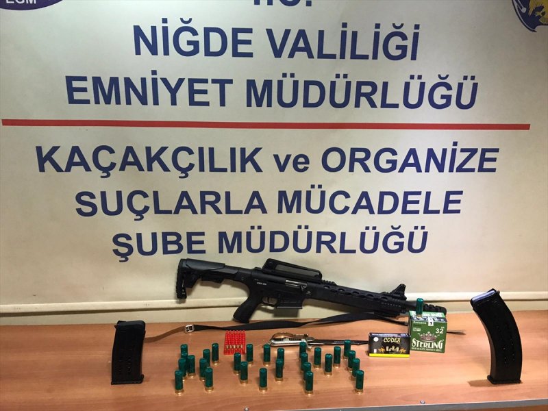 Niğde'de Eğlence Merkezinde Ruhsatsız Tüfek Ele Geçirildi