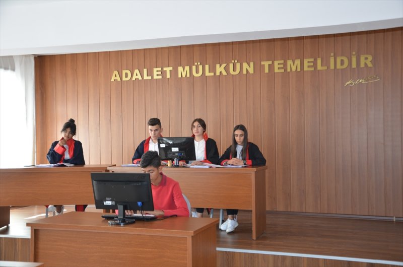 Öğrenciler Adaleti Mahkeme Salonunda Öğrenecekler!