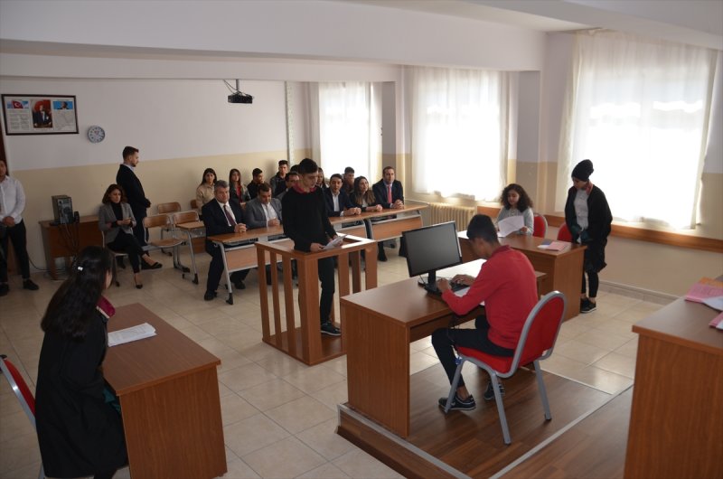 Öğrenciler Adaleti Mahkeme Salonunda Öğrenecekler!