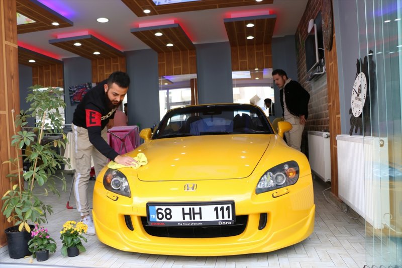 Aksaray'da Berberin 170binlik Hayali Dükkanında