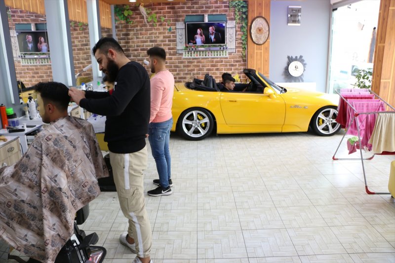 Aksaray'da Berberin 170binlik Hayali Dükkanında