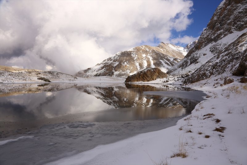 Bolkar'daki Buzul Göllerinde Kış Bir Başka Güzel