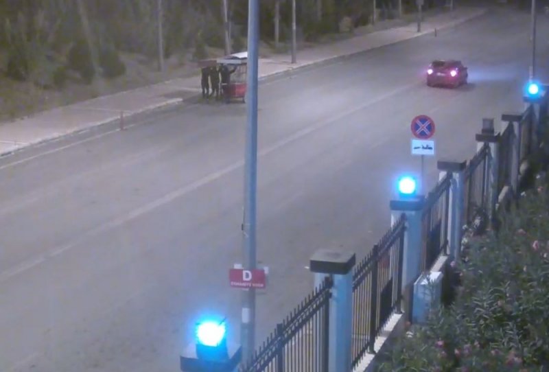 Engellinin Simit Tezgahını Çaldılar