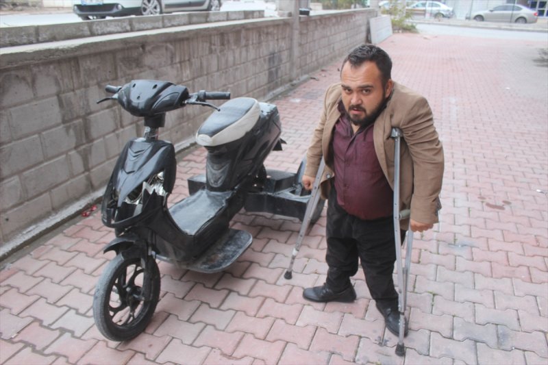 Konya'da Engelli Vatandaşın Vasıtasını Kırdılar