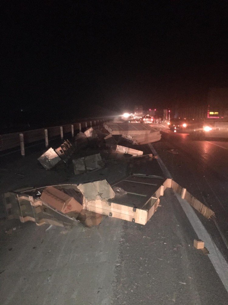 Tır İle Traktör Çarpıştı, Koyunlar Telef Oldu