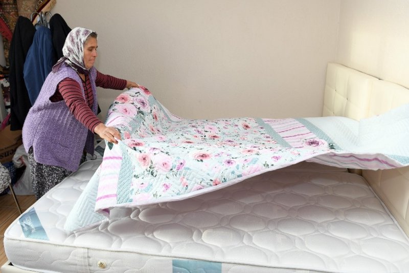 Mersin Büyükşehir’den Çadırı Yanan Aileye Destek