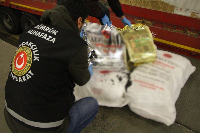 Kapıkule'de Yaklaşık 20,9 Ton Kaçak Çay Ele Geçirildi