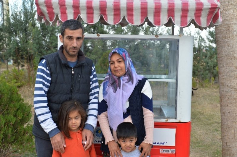 Simit Arabası Çalınan Engelliye Büyükşehir Belediyesi El Uzattı