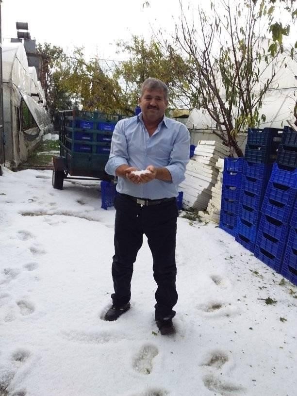 Kaş’ta Fındık Büyüklüğündeki Dolu Yağışı, Bazı Seralara Zarar Verdi