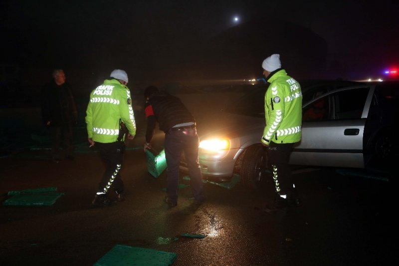 Başkent’te Yoğun Siste Virajı Alamayan Tır Refüje Çarptı: 1 Ölü
