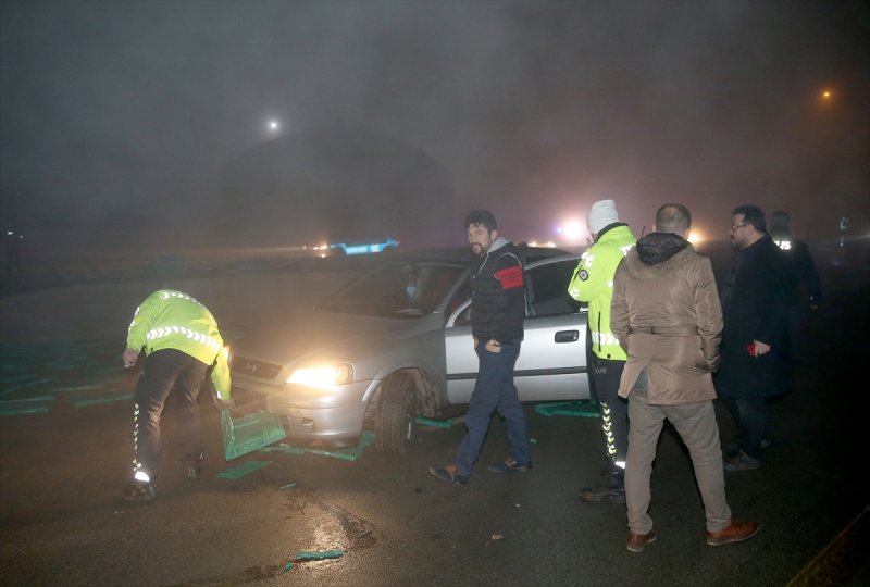 Başkentte Bariyerlere Çarpan Tırın Sürücüsü Öldü
