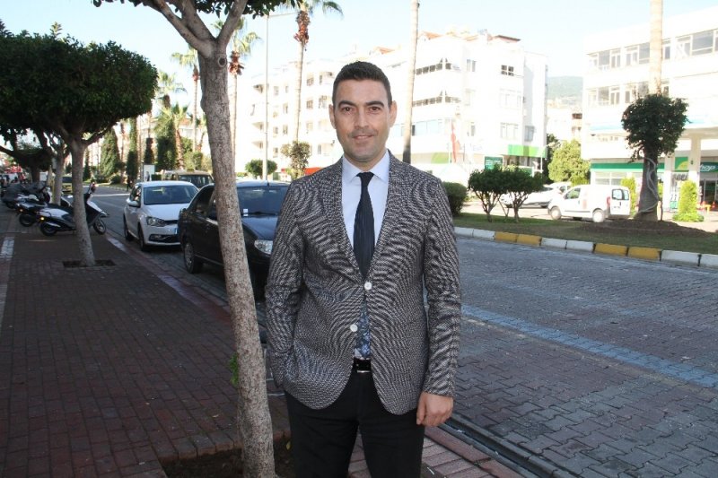 Kalp Krizi Geçiren Sürücüyü Trafik Uygulamasındaki Polis Hayata Bağladı