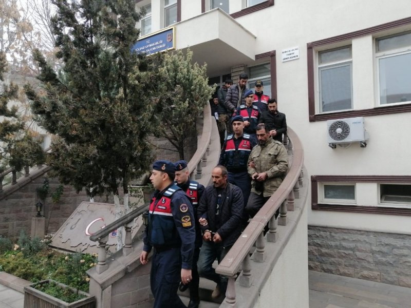 30 Tonluk Su Deposunu Çalan Hırsızlar Yakalandı