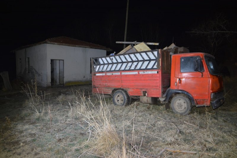 Hırsızlık Zanlıları Jandarma Devriyesine Takıldı