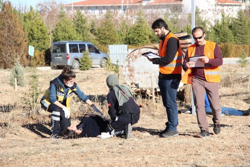 Paramedik Öğrencileri Rallide Yarıştı