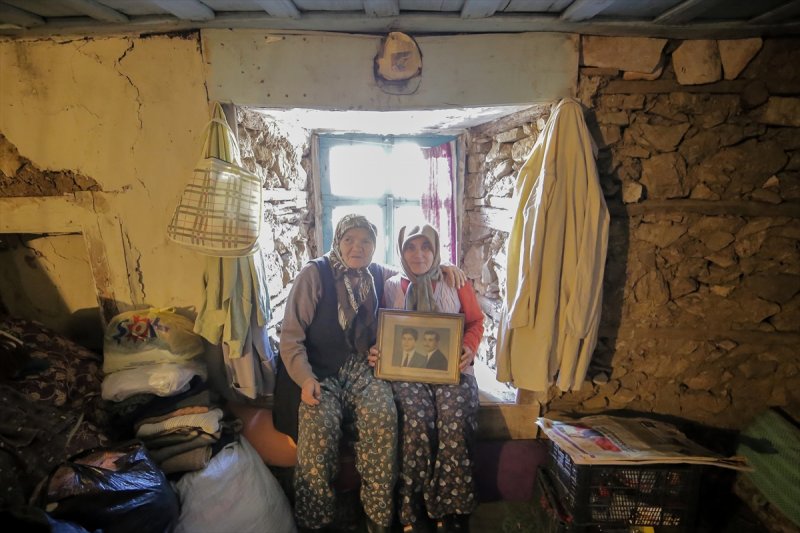Antalya'da Çatısı Akan Evden Dram Çıktı