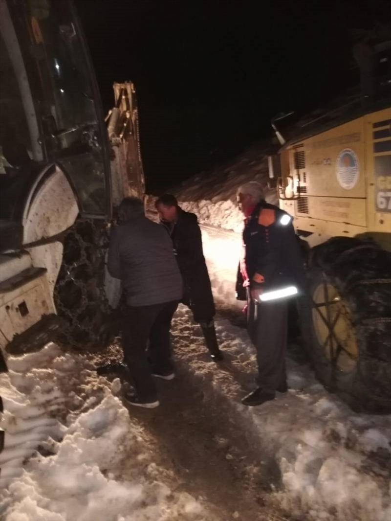 Mersin'de Karda Mahsur Kalan Vatandaşlara Yardım Eli