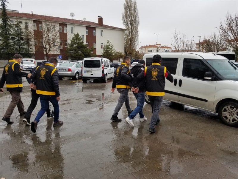 Aksaray'da Motosiklet Hırsızları Tutuklandı