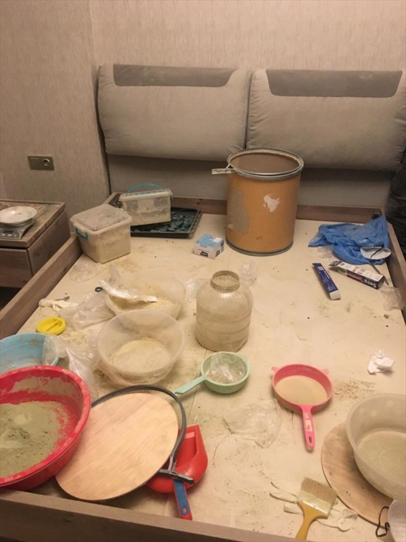 Başkentte Çevreyolunda Uyuşturucu Satan Şüphelinin Evinde El Bombası Çıktı