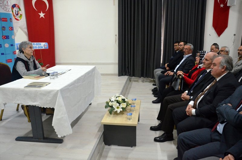 Torunu, Mehmet Akif Ersoy'u Öğrencilere Anlattı