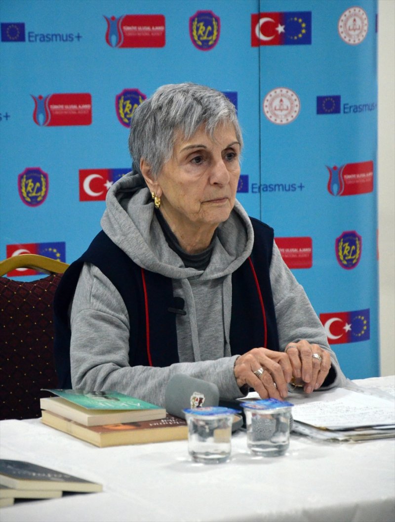 Torunu, Mehmet Akif Ersoy'u Öğrencilere Anlattı