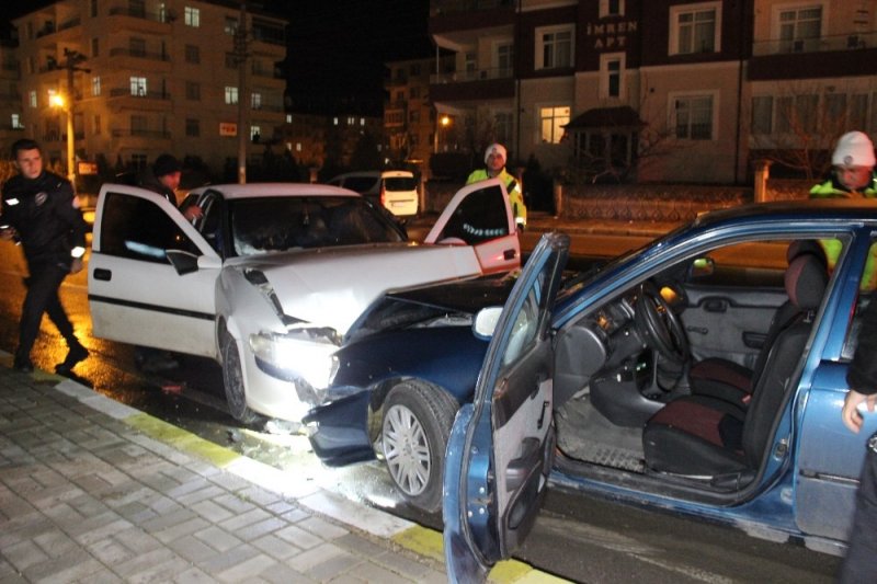 Karaman'da Dikkatsizlik Kaza Getirdi