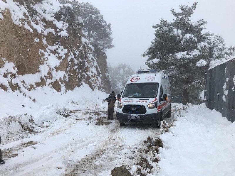 Antalya’da Yaşlı Kadına Kurtarma Operasyonu